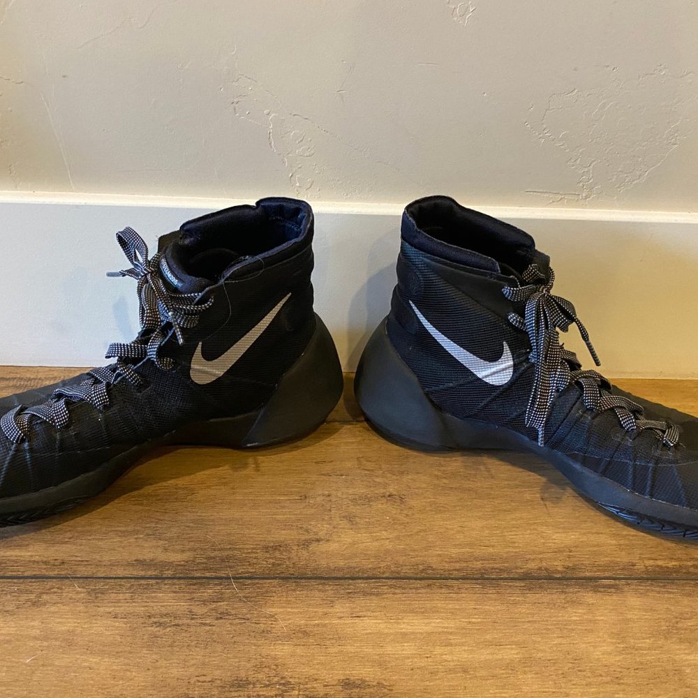 Nike Hyperdunk 2015 All-Black Basketball Shoes - Picture 4 of 5